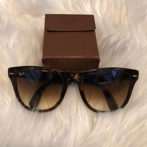 100% authentic Ray Ban sunglasses Folding Wayfarer